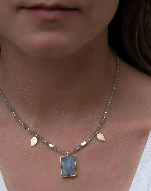 Ladies chunky necklaces-Labradorite, Moonstone or Rose Quartz Bead ~ Necklace ~ Gold plated 18k ~ MN120