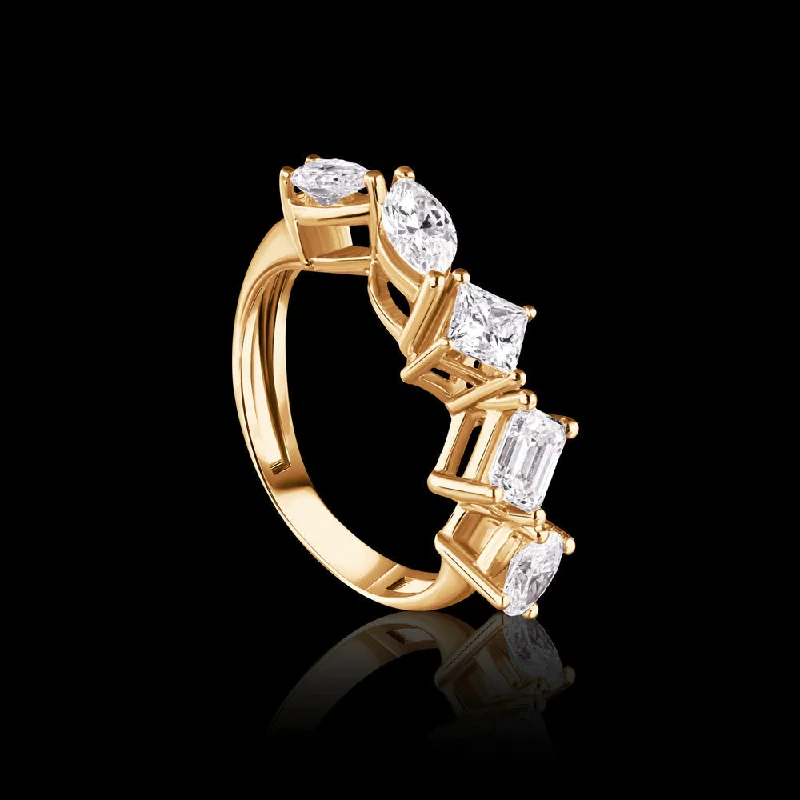 Ladies emerald cut rings-The ACASO band, adorned with an array of multiple stones, radiates beauty and sophistication Acaso collection / I-SW037XB