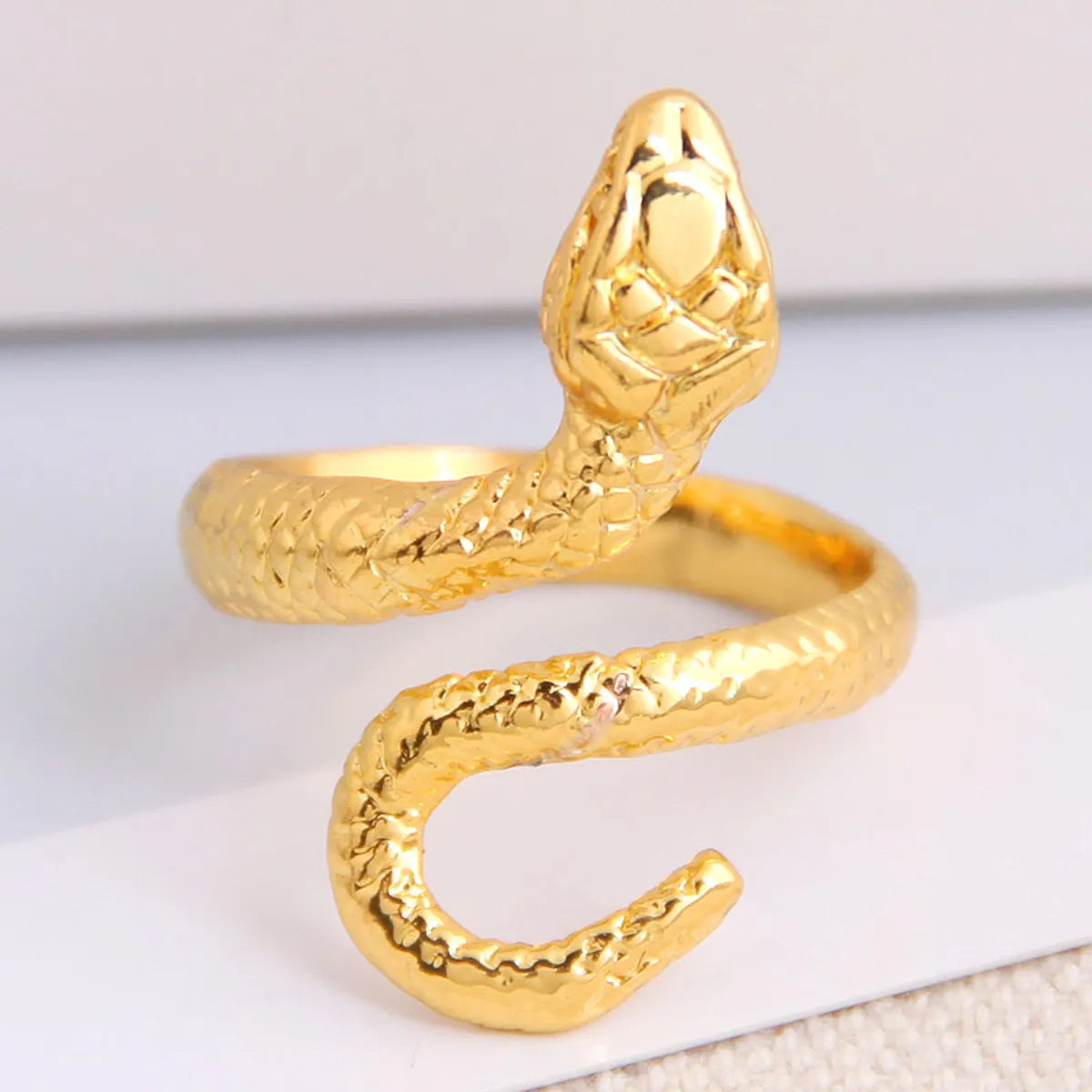 Ladies engagement rings-Wholesale Jewelry Simple Metal Auspicious Geometric Snake Open Ring Nihaojewelry