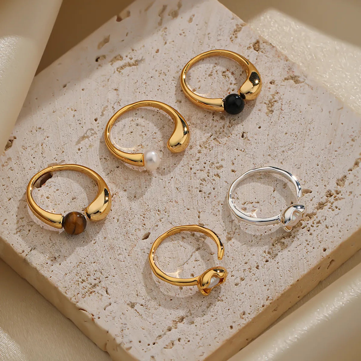 Ladies trendy rings-Elegant Simple Style Color Block Copper Plating Inlay Natural Stone Pearl 18k Gold Plated Rings