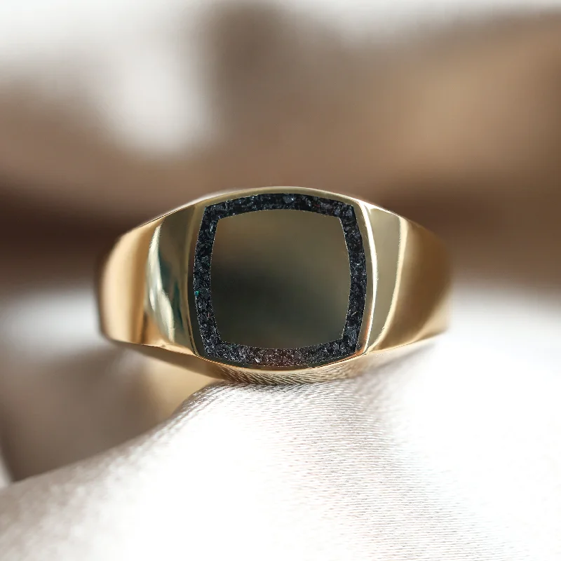 Ladies luxury rings-Brad gold inlay signet ring