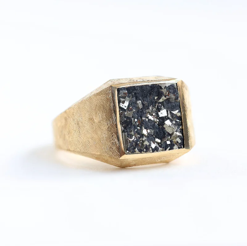 Ladies minimalist rings-Keanu signet ring with pyrite