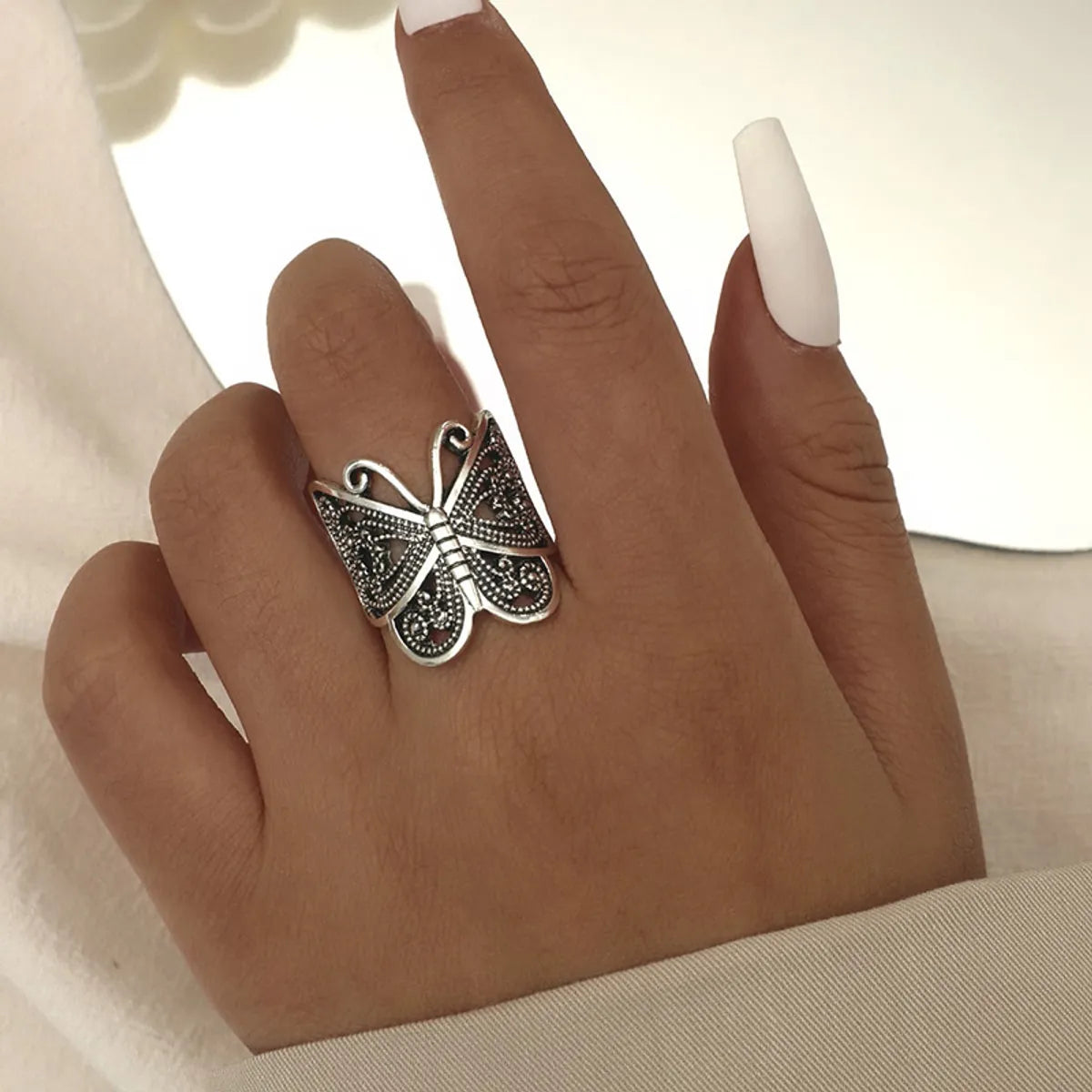 Ladies luxury engagement rings-Fashion Vintage Geometric Cutout Butterfly Alloy Ring