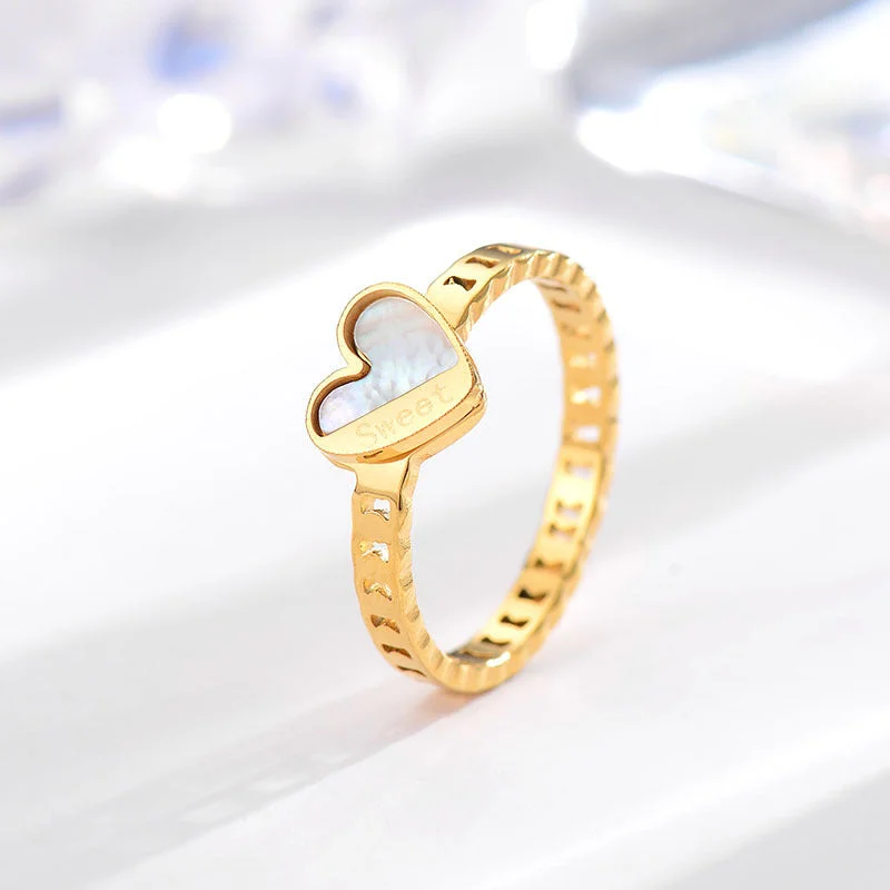 Heart White Shell Gold Ring