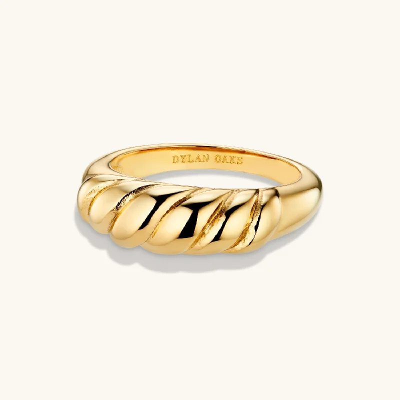 Ladies cocktail gemstone rings-Infinity Ring Gold